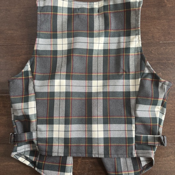 (Outdated Picture, Doesn’t Have Tag - Like New) Punk Revival Cropped Vest - Picture 3 of 3